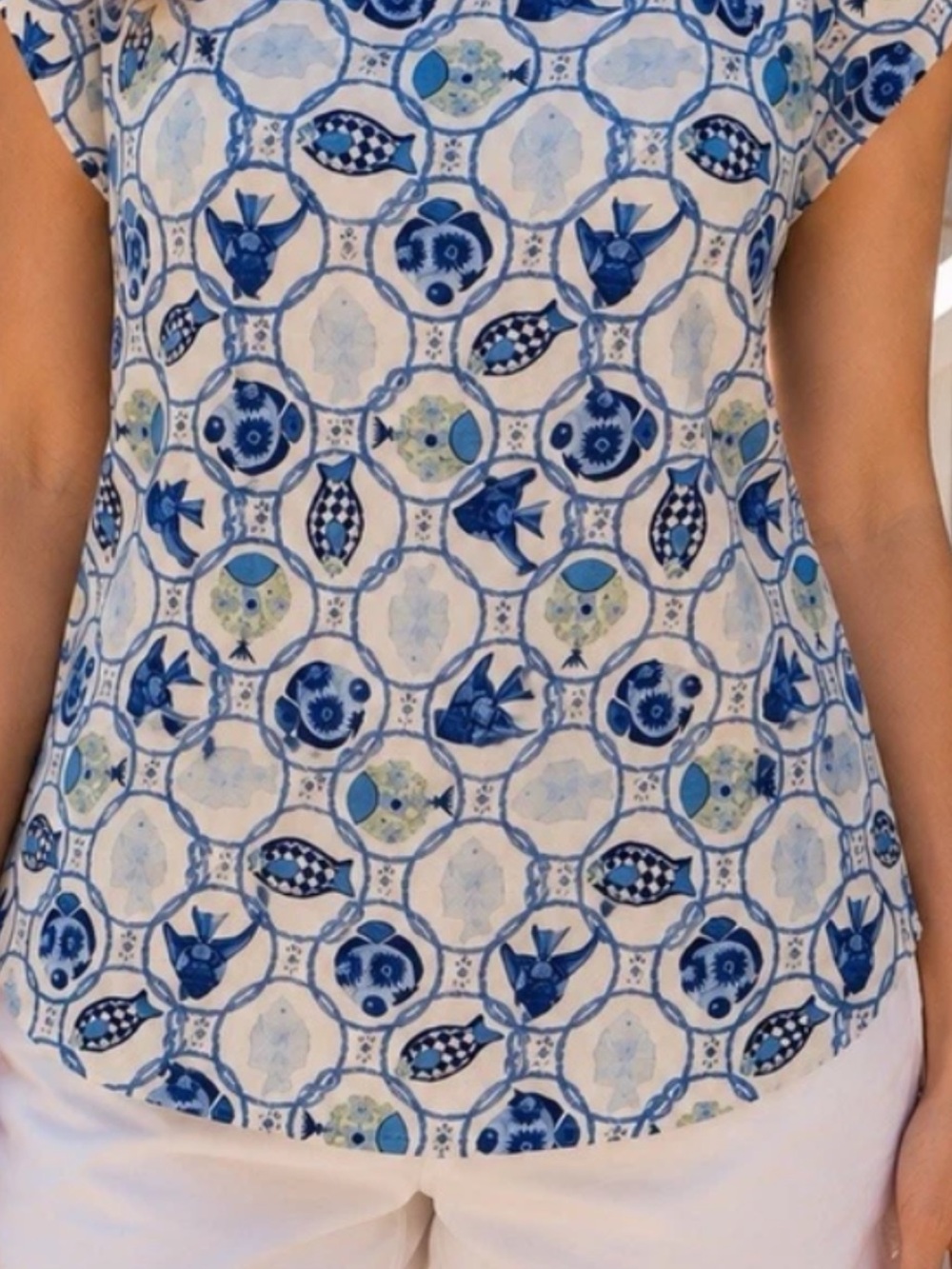 Isaac Mizrahi Blue & White Fish Geometric Print Cap-Sleeve Top